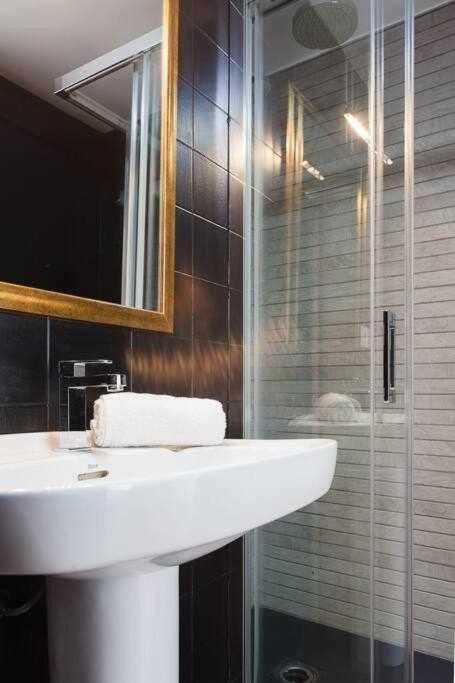 Apartamento Para 4 Con Terraza En El Centro 赫罗纳 外观 照片